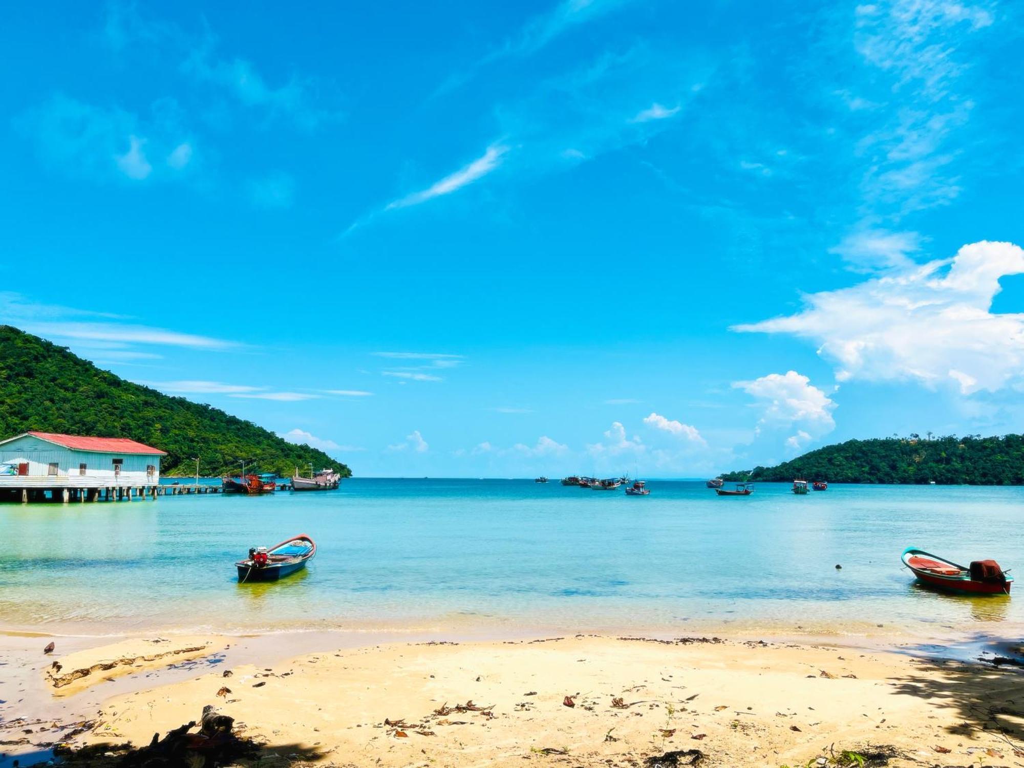 Happiness Guesthouse เกาะรงสำลน ภายนอก รูปภาพ