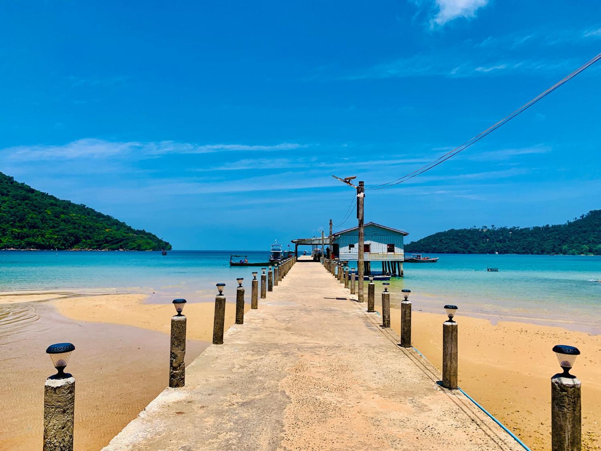 Happiness Guesthouse เกาะรงสำลน ภายนอก รูปภาพ