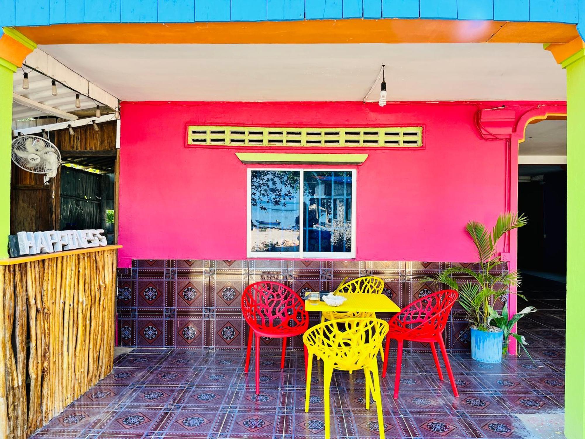 Happiness Guesthouse เกาะรงสำลน ภายนอก รูปภาพ
