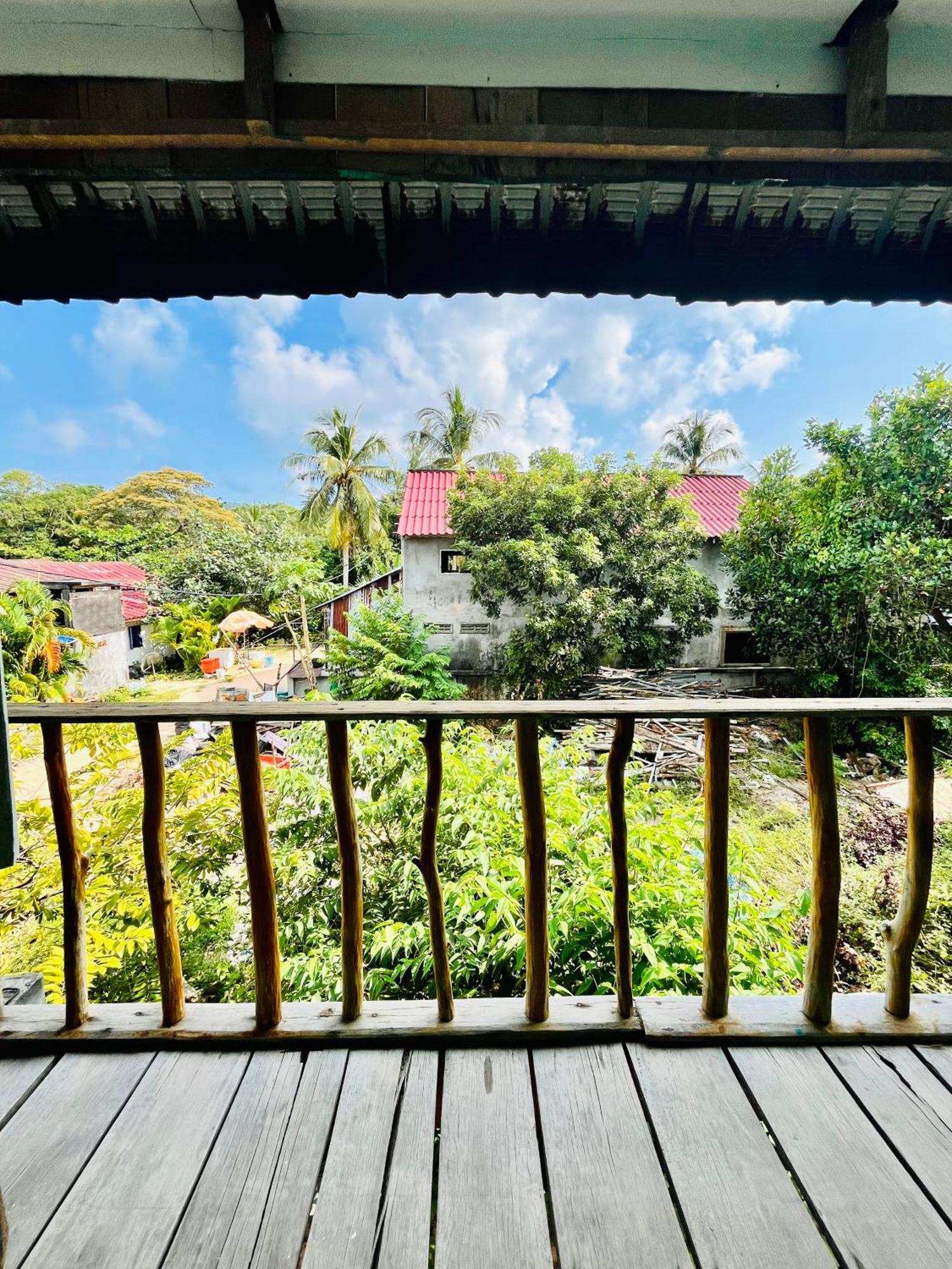 Happiness Guesthouse เกาะรงสำลน ภายนอก รูปภาพ