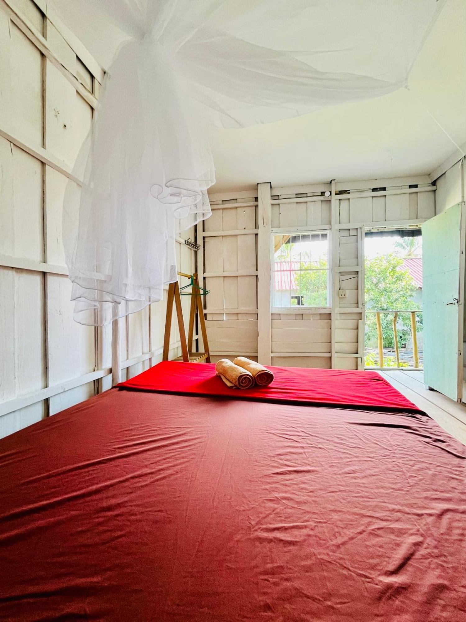 Happiness Guesthouse เกาะรงสำลน ภายนอก รูปภาพ