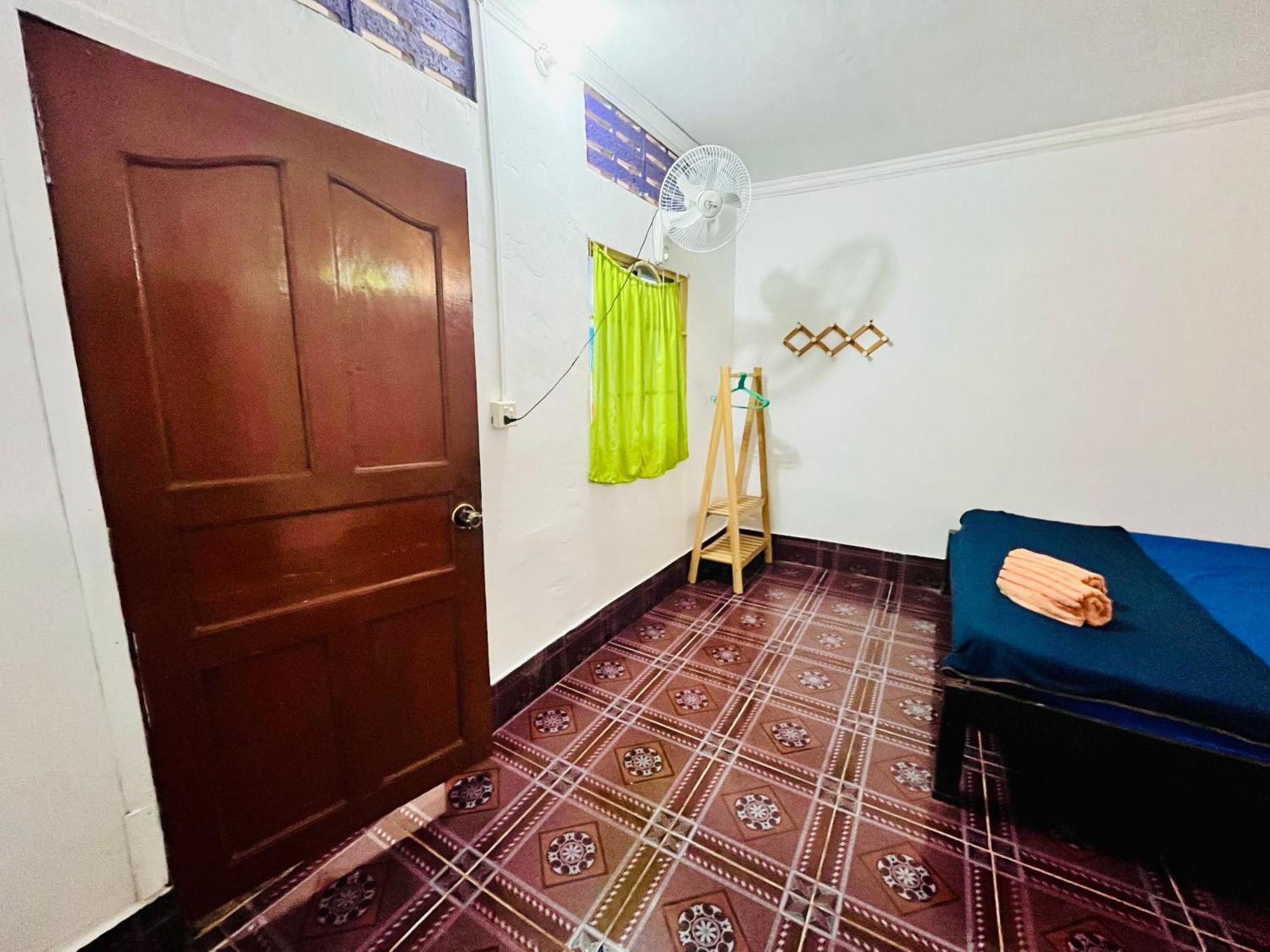 Happiness Guesthouse เกาะรงสำลน ภายนอก รูปภาพ