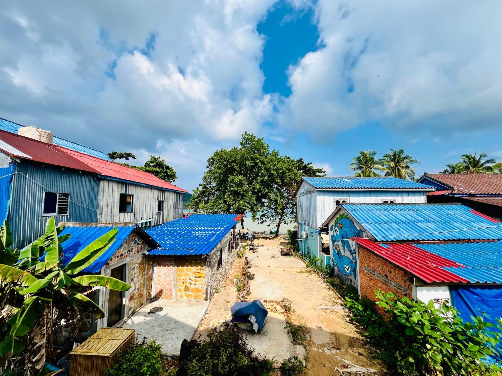 Happiness Guesthouse เกาะรงสำลน ภายนอก รูปภาพ