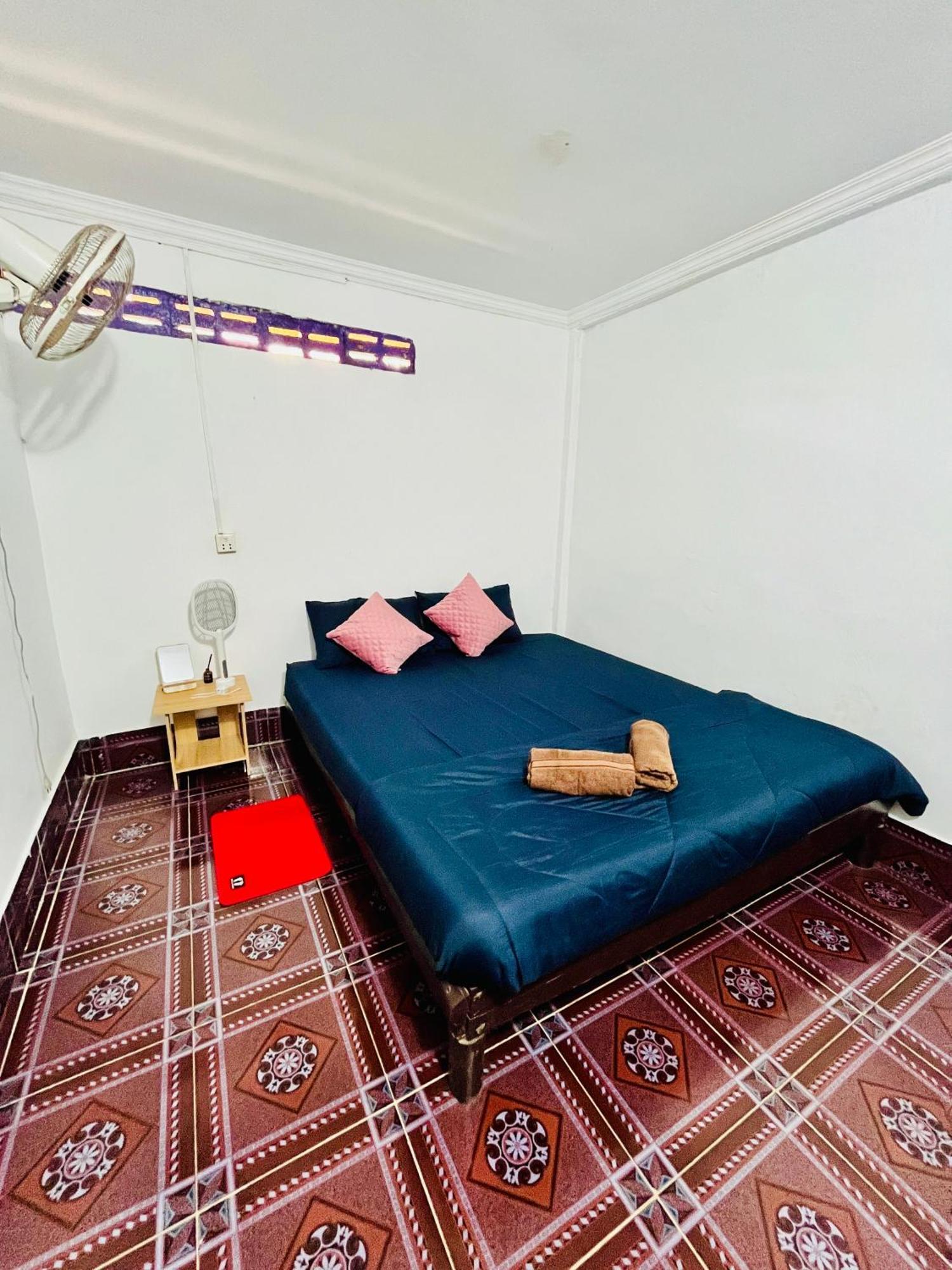 Happiness Guesthouse เกาะรงสำลน ภายนอก รูปภาพ